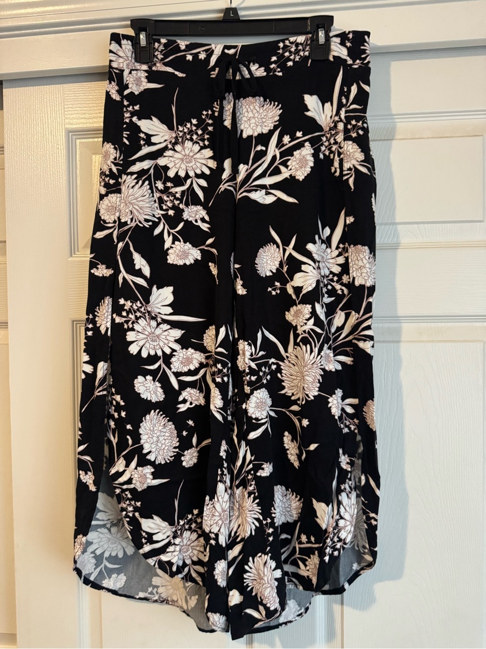 Maurices Black Floral High-Low Skirt with Cream Print